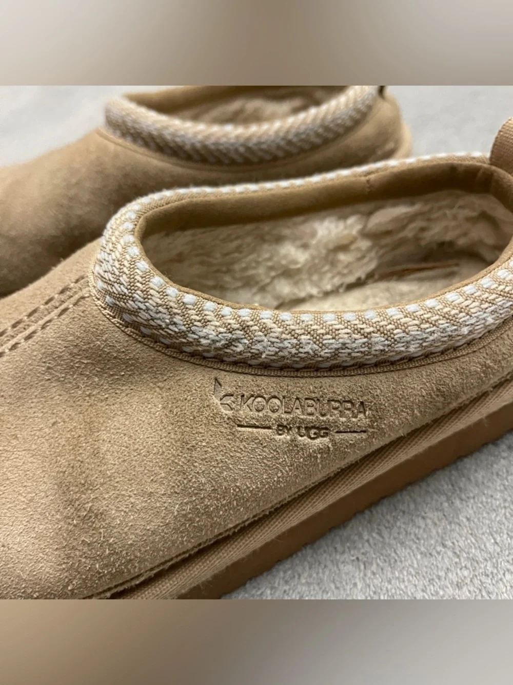 Koolaburra by UGG 1159670K Sand BURREE SLIPPERS Faux Fur Lining Size 1
